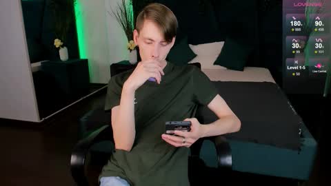 Snapshot of only_eric chatting on November 26, 2025, 6:47 am Erick online show from November 26, 2025, 6:47 am