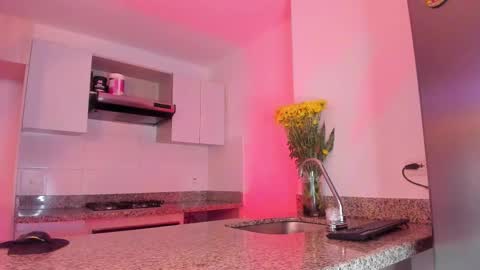 misssaray official online show from September 23, 2025, 1:41 am