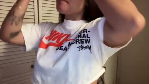 Snapshot of oohhellothere chatting on September 16, 2025, 6:47 am Miss Girly online show from September 16, 2025, 6:47 am