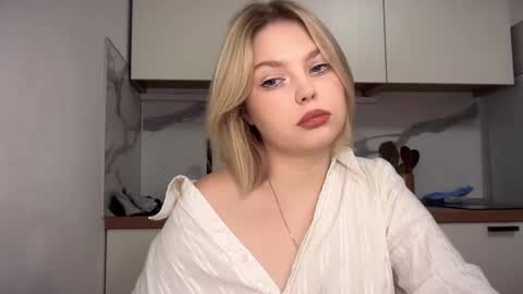 Snapshot of opheliaritz chatting on December 3, 2025, 10:46 am Ophelia online show from December 3, 2025, 10:46 am