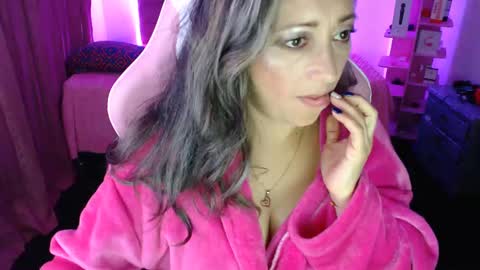 Snapshot of oriana_100 chatting on March 12, 2025, 6:07 am oriana_100 online show from March 12, 2025, 6:07 am