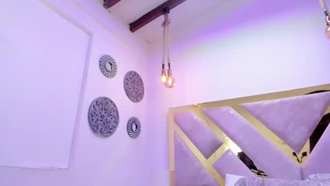 Miss Guzman  online show from December 24, 2024, 6:39 pm