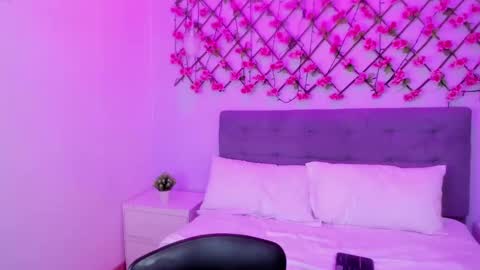 Miss Guzman  online show from March 5, 2025, 3:40 pm