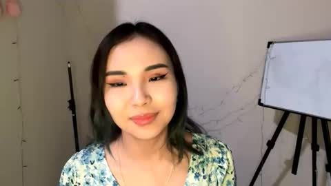 Snapshot of orphaajayi chatting on December 4, 2025, 12:36 pm Angel online show from December 4, 2025, 12:36 pm