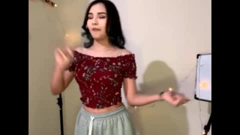 Snapshot of orphaajayi chatting on December 5, 2025, 12:14 pm Angel online show from December 5, 2025, 12:14 pm