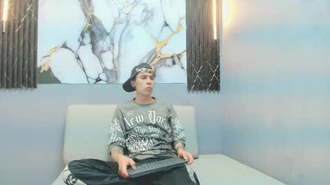Snapshot of orus_241 chatting on October 17, 2025, 8:00 pm orus_241 online show from October 17, 2025, 8:00 pm