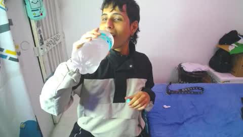 orus_420 online show from November 1, 2025, 9:22 am