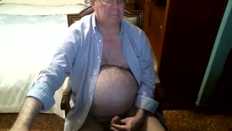 Snapshot of oscarw chatting on December 17, 2025, 4:35 pm Oscar online show from December 17, 2025, 4:35 pm