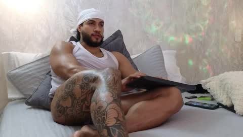 Snapshot of osher_cox chatting on November 16, 2025, 4:07 am osher_cox online show from November 16, 2025, 4:07 am