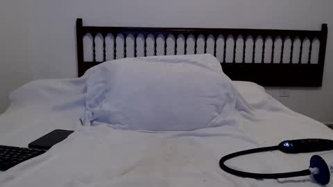 Snapshot of osotfsur chatting on November 14, 2025, 9:41 am OsoTFSur online show from November 14, 2025, 9:41 am