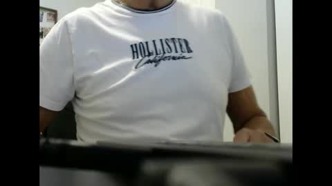 Snapshot of ossibottom chatting on December 21, 2024, 11:24 pm Ossi online show from December 21, 2024, 11:24 pm