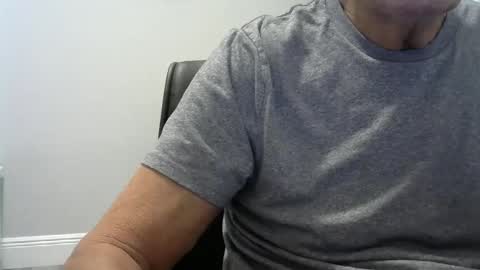 Snapshot of ossibottom chatting on September 19, 2025, 6:41 pm Ossi online show from September 19, 2025, 6:41 pm