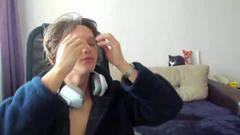 Ostin online show from October 31, 2025, 8:04 am