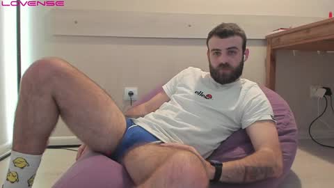 Snapshot of otishairy chatting on February 5, 2025, 4:03 pm Otis online show from February 5, 2025, 4:03 pm