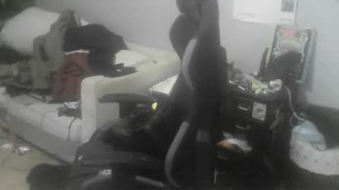 ouinnybis195625 online show from December 22, 2024, 6:04 pm