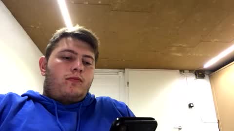 outflayd online show from November 10, 2025, 6:40 pm