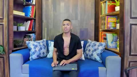 Snapshot of owenpierce1 chatting on September 19, 2025, 11:22 am Owen online show from September 19, 2025, 11:22 am