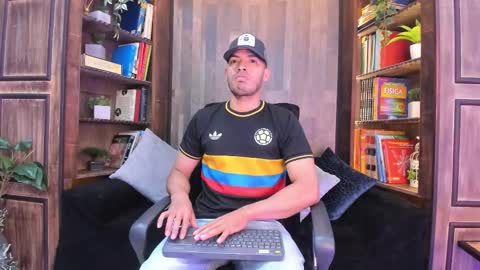 Snapshot of owenpierce1 chatting on September 28, 2025, 11:26 am Owen online show from September 28, 2025, 11:26 am