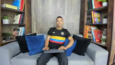 Snapshot of owenpierce1 chatting on October 8, 2025, 12:03 pm Owen online show from October 8, 2025, 12:03 pm