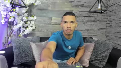Snapshot of owenpierce1 chatting on October 9, 2025, 12:25 pm Owen online show from October 9, 2025, 12:25 pm