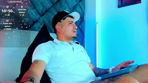 O W E N - S T O N E online show from December 3, 2025, 12:36 pm