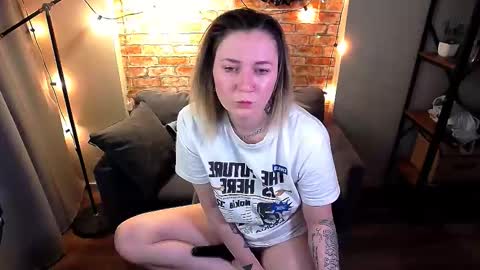 ozalin_green online show from September 29, 2025, 10:03 pm