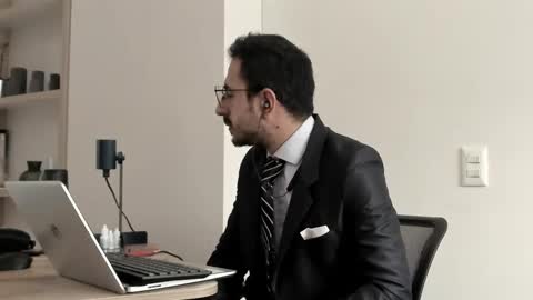 Snapshot of pablo_rincon95 chatting on January 14, 2025, 5:45 pm pablo rincon95 online show from January 14, 2025, 5:45 pm