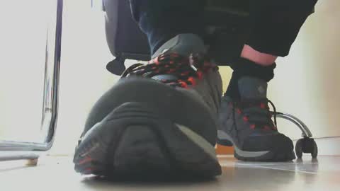 Snapshot of pablomenesssl chatting on February 21, 2025, 11:55 am Pablo Meness online show from February 21, 2025, 11:55 am