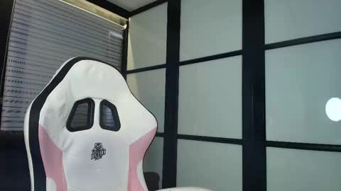 Paige online show from March 6, 2025, 9:09 pm