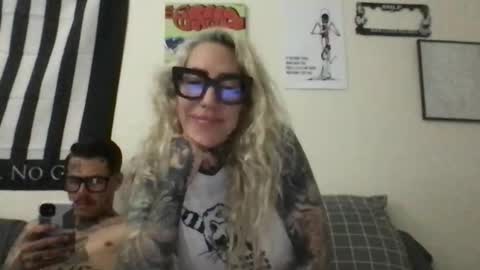 Snapshot of paigesixx_charlievicious chatting on October 18, 2025, 9:10 am paigesixx_charlievicious online show from October 18, 2025, 9:10 am