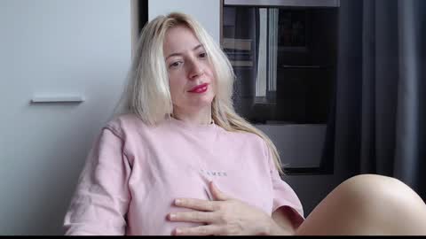 Snapshot of pam_fans chatting on September 17, 2025, 7:32 am BABE online show from September 17, 2025, 7:32 am