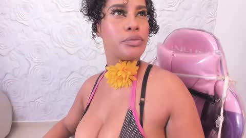 Snapshot of pamela_guzmaan_ chatting on February 11, 2025, 5:18 pm PAMELA online show from February 11, 2025, 5:18 pm