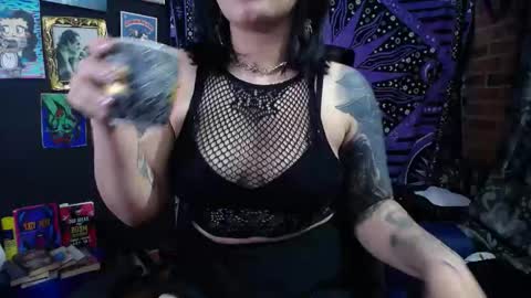       online show from November 26, 2025, 12:11 am