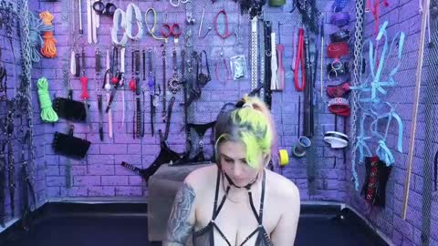 Snapshot of pandoranez chatting on February 3, 2025, 4:41 pm PandoraNez online show from February 3, 2025, 4:41 pm