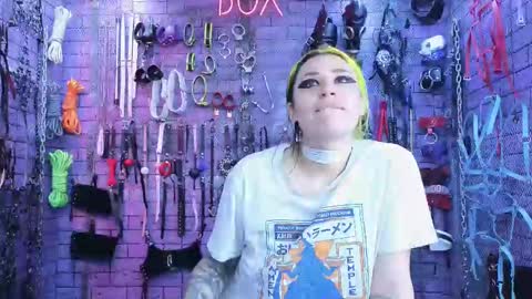 Snapshot of pandoranez chatting on February 20, 2025, 8:36 pm PandoraNez online show from February 20, 2025, 8:36 pm