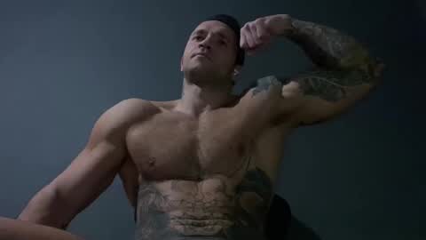 Snapshot of panther_style chatting on December 23, 2024, 5:39 am Oleg online show from December 23, 2024, 5:39 am