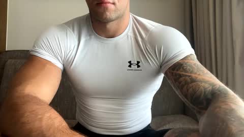 Snapshot of panther_style chatting on February 14, 2025, 3:54 am Oleg online show from February 14, 2025, 3:54 am