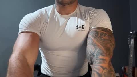 Snapshot of panther_style chatting on September 23, 2025, 3:04 pm Oleg online show from September 23, 2025, 3:04 pm