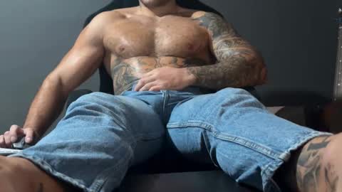 Snapshot of panther_style chatting on October 24, 2025, 6:21 am Oleg online show from October 24, 2025, 6:21 am