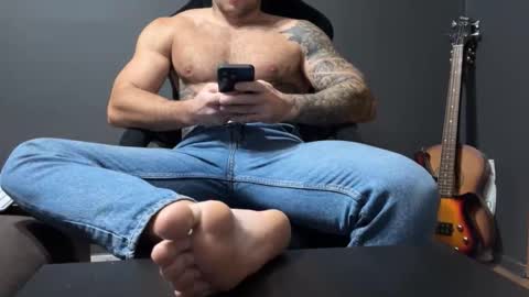 Snapshot of panther_style chatting on November 21, 2025, 5:17 am Oleg online show from November 21, 2025, 5:17 am