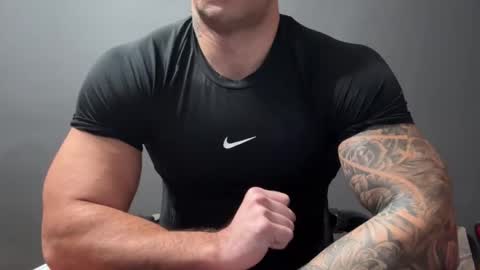 Snapshot of panther_style chatting on December 2, 2025, 5:46 am Oleg online show from December 2, 2025, 5:46 am