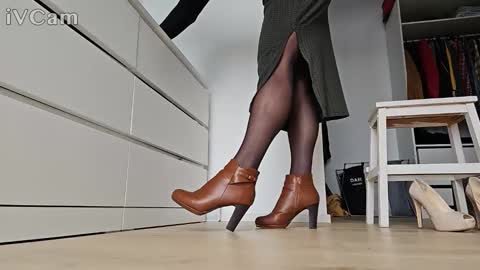 pantyhose_ggggg online show from October 14, 2025, 11:22 am