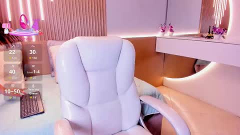 Snapshot of paradise_doll_s chatting on October 24, 2025, 3:58 am Amy and my doll online show from October 24, 2025, 3:58 am