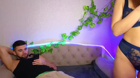 Allie  Alex Thumbs up if you like us online show from January 20, 2025, 2:43 am