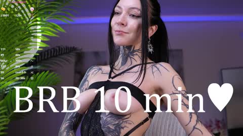 Snapshot of parasite_eve1 chatting on February 17, 2025, 10:14 pm Alise Melissa online show from February 17, 2025, 10:14 pm
