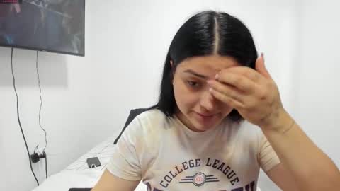 pareja_curiosa19 online show from November 1, 2025, 8:00 pm