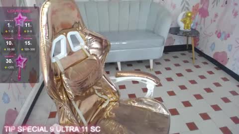 Snapshot of paris09_v chatting on March 4, 2025, 9:18 am PARIS online show from March 4, 2025, 9:18 am