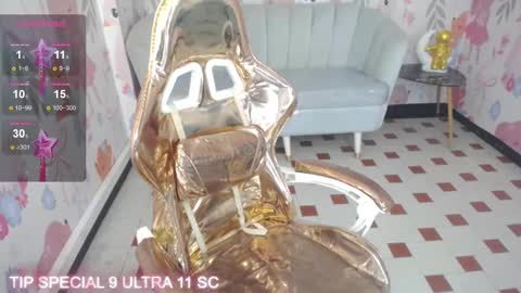 Snapshot of paris09_v chatting on March 7, 2025, 6:13 am PARIS online show from March 7, 2025, 6:13 am