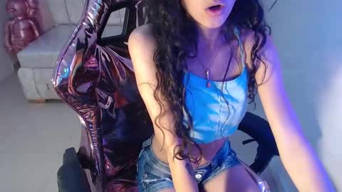 Snapshot of paris_1sub chatting on December 19, 2024, 11:35 pm Paris 1sub online show from December 19, 2024, 11:35 pm