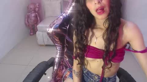 Snapshot of paris_1sub chatting on February 22, 2025, 8:42 pm Paris 1sub online show from February 22, 2025, 8:42 pm